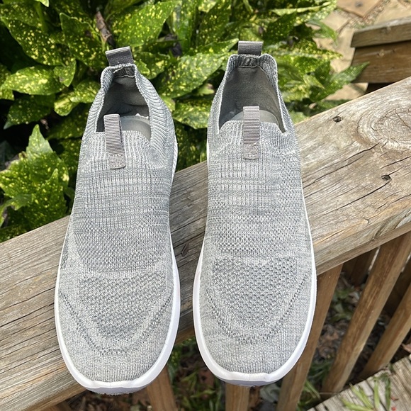 Tommy Bahama Women’s Flint Knit Jogger Memory Foam Slip On Sneakers -Sz 10 - Picture 2 of 7